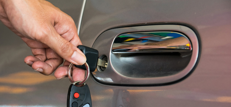 Car door lock repair in Wallace Heights
